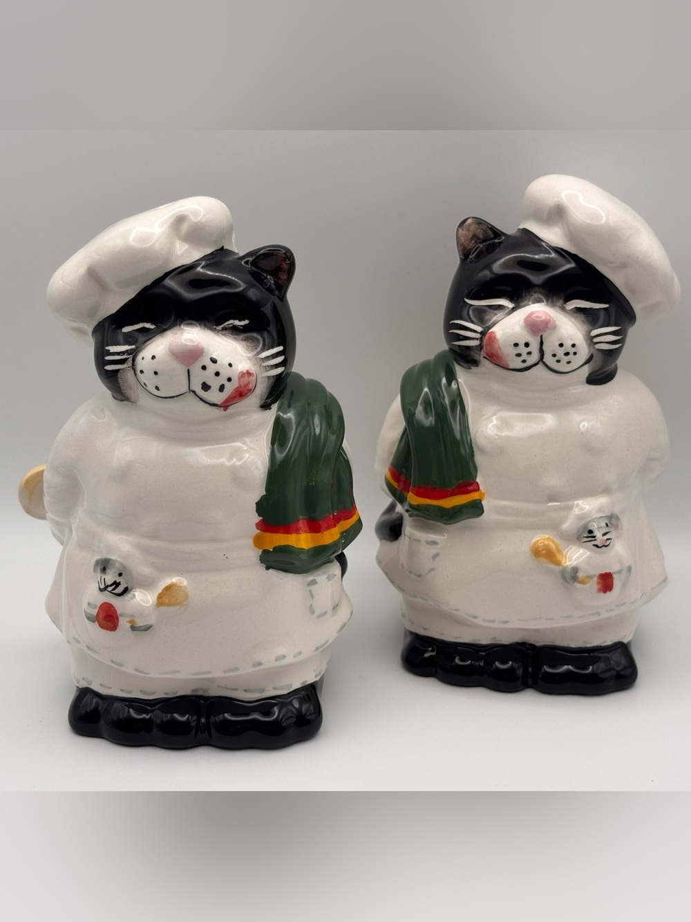 Vintage Black and White Cats Chef Ceramic Set of Salt and Pepper Shakers